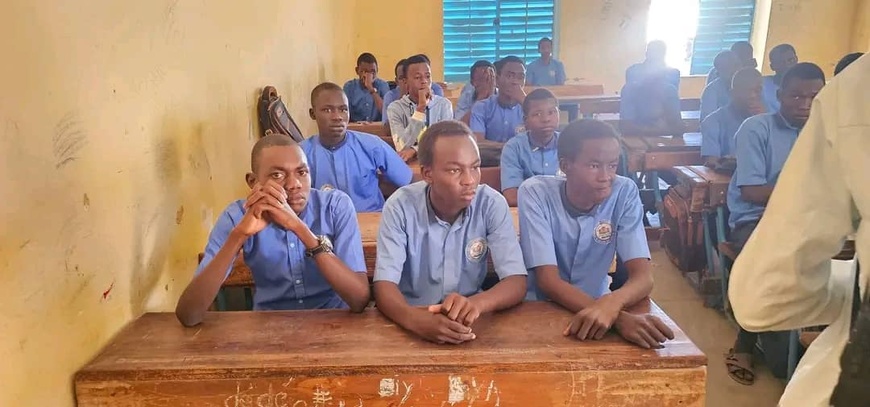 Tchad : sensibilisation au lycée Mahamat Yacoub Dobio d'Abéché sur les dangers du téléphone et la violence scolaire Tchad : sensibilisation au lycée Mahamat Yacoub Dobio d'Abéché sur les dangers du téléphone et la violence scolaire