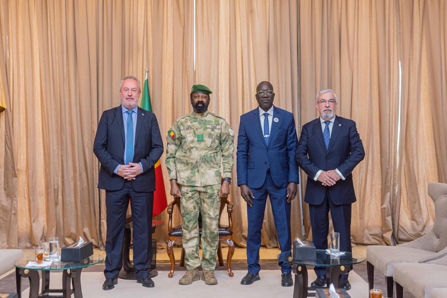 Mali : le président de la Transition reçoit une délégation du Conseil économique et social de la Grèce Mali : le président de la Transition reçoit une délégation du Conseil économique et social de la Grèce