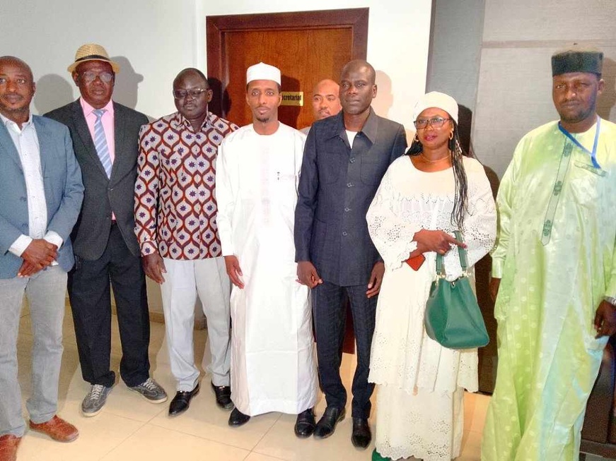 Tchad : le bureau exécutif de l'UJT reçu par le ministre porte-parole du gouvernement Tchad : le bureau exécutif de l'UJT reçu par le ministre porte-parole du gouvernement