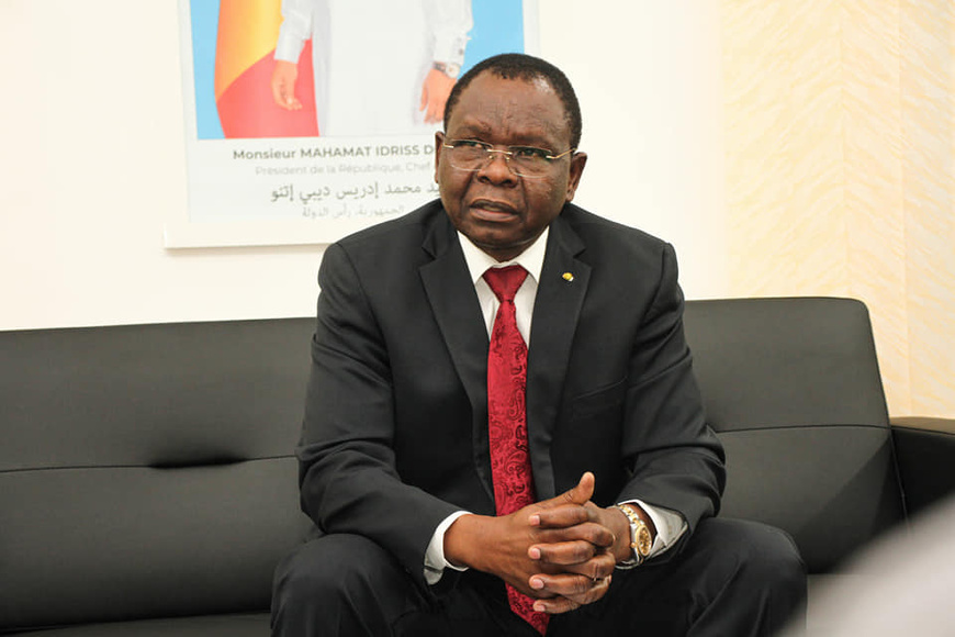 Tchad : enquête sur l’assassinat de Abakar Gouchoulay, le Premier ministre félicite 4 policiers Tchad : enquête sur l’assassinat de Abakar Gouchoulay, le Premier ministre félicite 4 policiers