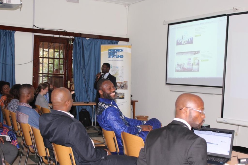 Les camerounais d’Allemagne sont pour la plupart des ingénieurs, des informaticiens, ou des médecins. Les camerounais d’Allemagne sont pour la plupart des ingénieurs, des informaticiens, ou des médecins.