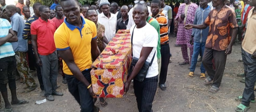 Tchad : dans la Tandjile, le SG compatit avec les familles endeuillées suite aux attaques d’éléphants Tchad : dans la Tandjile, le SG compatit avec les familles endeuillées suite aux attaques d’éléphants