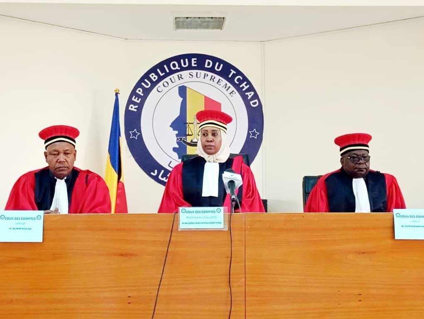 Tchad : 19 nouveaux comptables publics prêtent serment devant la Cour des Comptes Tchad : 19 nouveaux comptables publics prêtent serment devant la Cour des Comptes