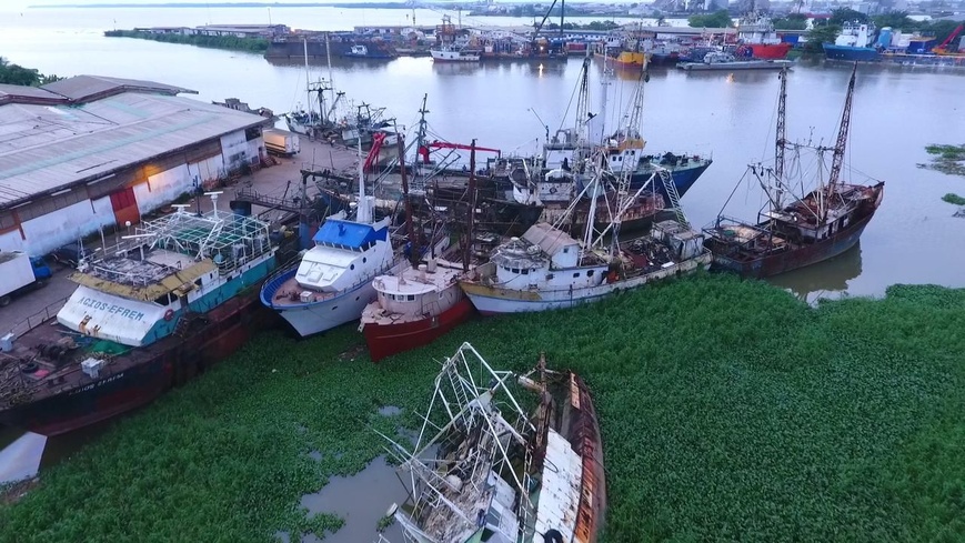 Cameroun : Grand nettoyage au port de Douala-Bonabéri, les épaves disparaissent Cameroun : Grand nettoyage au port de Douala-Bonabéri, les épaves disparaissent