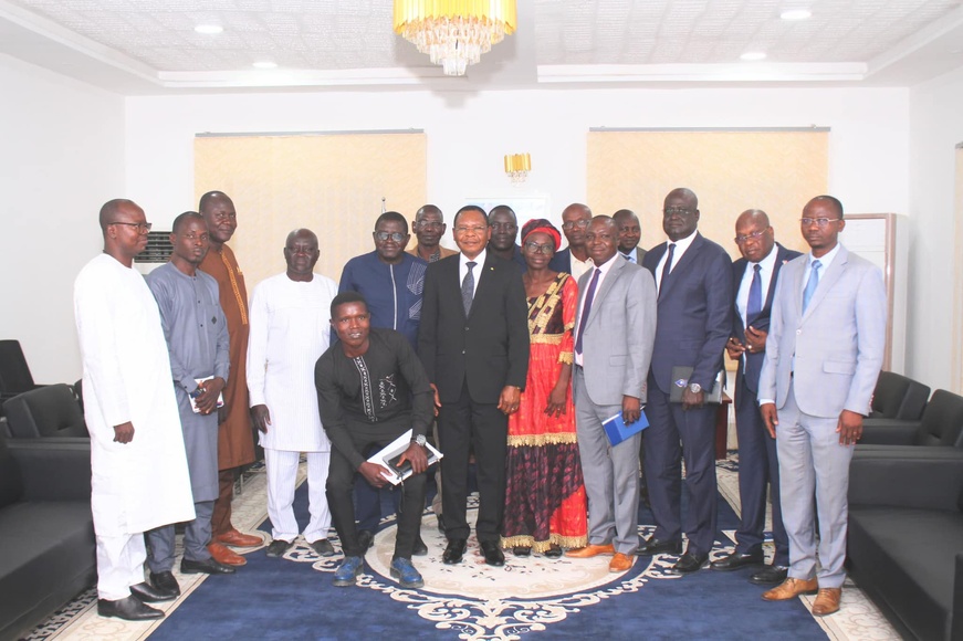 Tchad : le Premier ministre reçoit une délégation de la caravane médicale Tchad : le Premier ministre reçoit une délégation de la caravane médicale