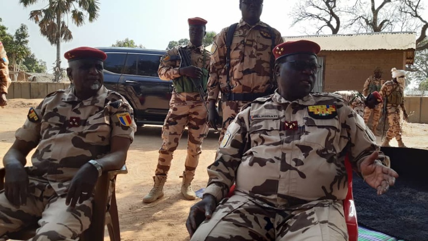 Le Chef d'État-Major de l'Armée de Terre tchadienne renforce la surveillance à la frontière avec la RCA Le Chef d'État-Major de l'Armée de Terre tchadienne renforce la surveillance à la frontière avec la RCA