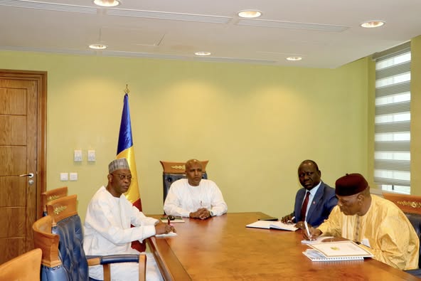 Tchad : Le Ministre des Affaires Étrangères échange avec l’Association des Étudiants et Stagiaires Tchadiens de Tunisie Tchad : Le Ministre des Affaires Étrangères échange avec l’Association des Étudiants et Stagiaires Tchadiens de Tunisie