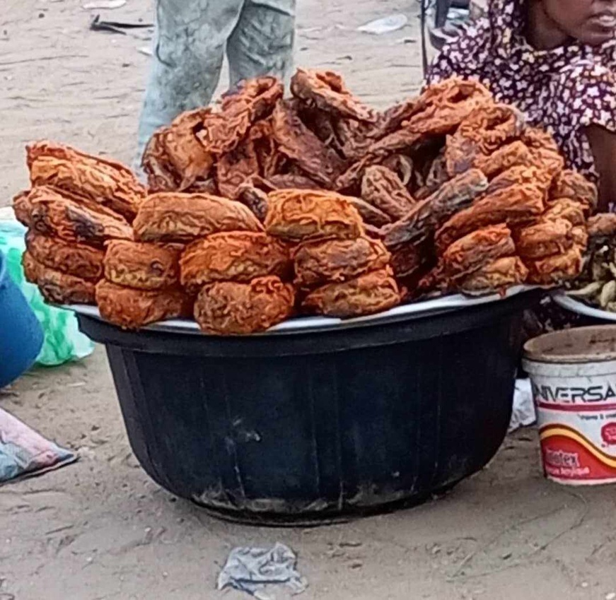 Tchad : N’Djamena, la nourriture de rue, un danger sanitaire ? Tchad : N’Djamena, la nourriture de rue, un danger sanitaire ?