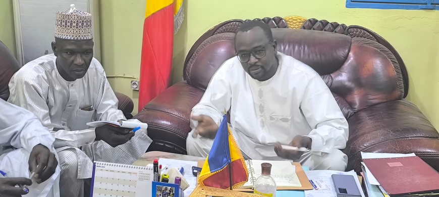 Tchad : à Abéché, le maire de la ville rencontre la plateforme de la société civile du Ouaddaï Tchad : à Abéché, le maire de la ville rencontre la plateforme de la société civile du Ouaddaï