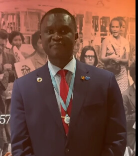 Olivier Noudjalbaye Dedingar, point focal et représentant permanent du Conseil Economique Social, Culturel et Environnement de la République du Tchad en Amérique du Nord. Olivier Noudjalbaye Dedingar, point focal et représentant permanent du Conseil Economique Social, Culturel et Environnement de la République du Tchad en Amérique du Nord.