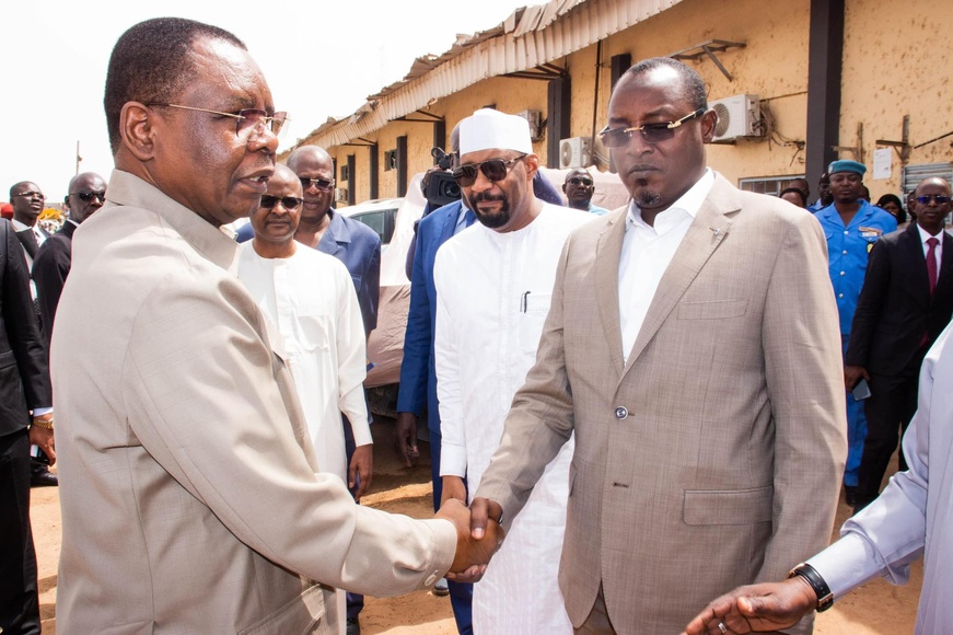 Tchad : visite inopinée du Premier ministre à la Douane de Ngueli Tchad : visite inopinée du Premier ministre à la Douane de Ngueli