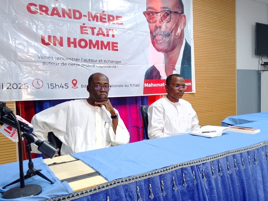 Mahamat-Saleh Haroun rend hommage à sa grand-mère, une héroïne tchadienne, dans son livre "Ma grand-mère était un homme" Mahamat-Saleh Haroun rend hommage à sa grand-mère, une héroïne tchadienne, dans son livre "Ma grand-mère était un homme"