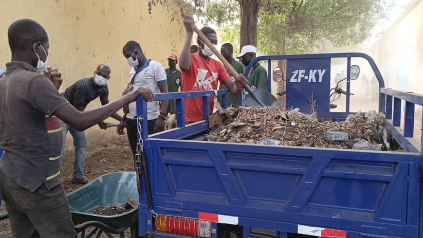 Tchad : Moundou se mobilise avec une opération de nettoyage au marché à mil Tchad : Moundou se mobilise avec une opération de nettoyage au marché à mil