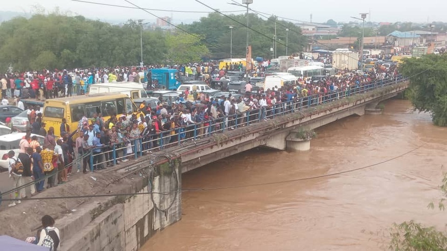 RDC : Au moins 33 morts suite aux inondations à Kinshasa RDC : Au moins 33 morts suite aux inondations à Kinshasa