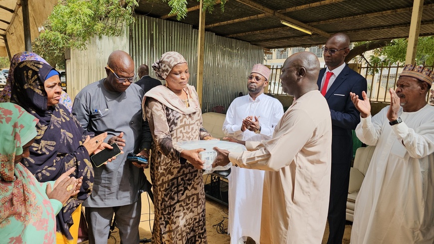 Tchad : Remise d'Équipements Informatiques dans le Cadre du Projet d'Amélioration des Résultats d'Apprentissage de l'Éducation de Base Tchad : Remise d'Équipements Informatiques dans le Cadre du Projet d'Amélioration des Résultats d'Apprentissage de l'Éducation de Base