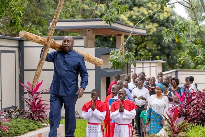 Burundi : Participation du Président aux célébrations de Pâques Burundi : Participation du Président aux célébrations de Pâques