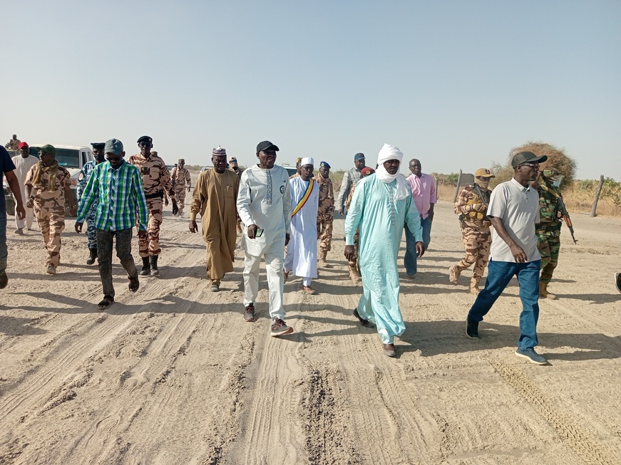 Tchad : Le Ministre des Infrastructures évalue l'avancement des chantiers routiers à Mossoro et Chadra Tchad : Le Ministre des Infrastructures évalue l'avancement des chantiers routiers à Mossoro et Chadra