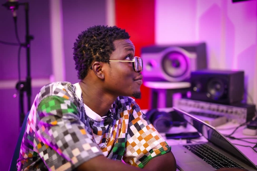 Tchad : La Scène du Beatmaking et de l'Ingénierie Sonore Accueille un Nouveau Talent - BUSH Tchad : La Scène du Beatmaking et de l'Ingénierie Sonore Accueille un Nouveau Talent - BUSH