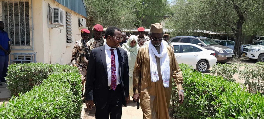 Tchad : l'AILC restitue cinq véhicules de services au ministère de l'Enseignement supérieur Tchad : l'AILC restitue cinq véhicules de services au ministère de l'Enseignement supérieur