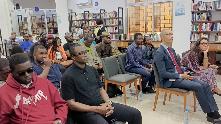 Cameroun : Le journaliste Paul Joel Kamtchang publie un livre essentiel sur la désinformation en Afrique Centrale Cameroun : Le journaliste Paul Joel Kamtchang publie un livre essentiel sur la désinformation en Afrique Centrale