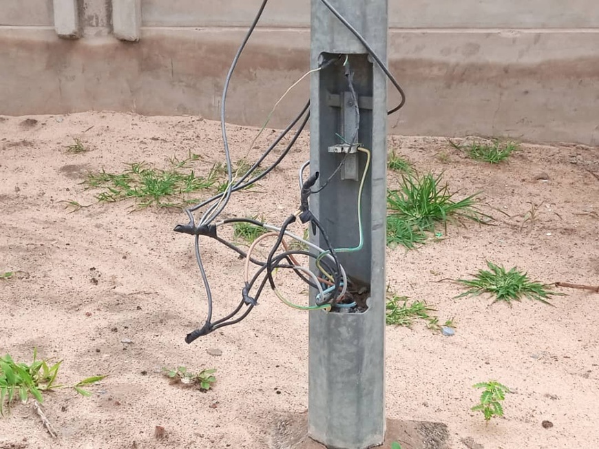 Câbles électriques sur la voie publique : le gouvernement ordonne des mesures urgentes à N’Djamena Câbles électriques sur la voie publique : le gouvernement ordonne des mesures urgentes à N’Djamena