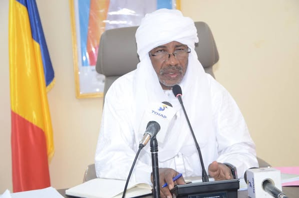 Tchad : Le Ministre de la Santé mobilisé contre la fabrication et la commercialisation d'alcool frelaté à Moundou Tchad : Le Ministre de la Santé mobilisé contre la fabrication et la commercialisation d'alcool frelaté à Moundou