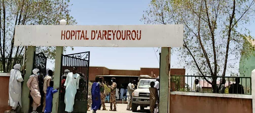 Tchad : visite du délégué général du gouvernement du Kanem à l'hôpital de Areyourou Tchad : visite du délégué général du gouvernement du Kanem à l'hôpital de Areyourou