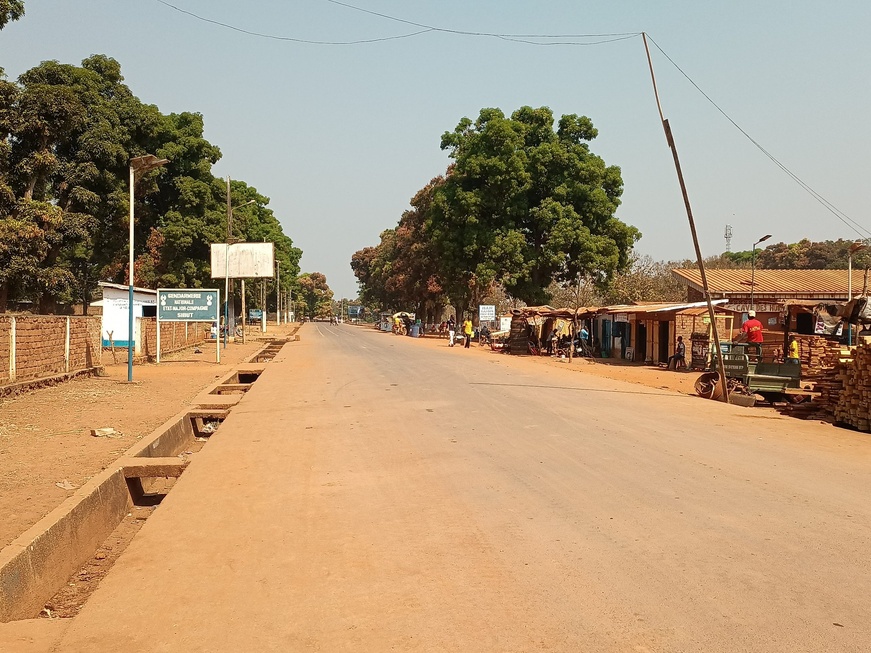 Le centre-ville de Sibut. Photo: RNL/Jefferson-Cyrille Yapende / Info: Radio Ndeke Luka Le centre-ville de Sibut. Photo: RNL/Jefferson-Cyrille Yapende / Info: Radio Ndeke Luka