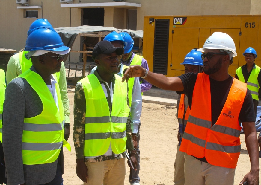 Tchad : Évaluation des progrès à la centrale bicombustible de Djarmaya par le Ministère de l'Eau et de l'Énergie Tchad : Évaluation des progrès à la centrale bicombustible de Djarmaya par le Ministère de l'Eau et de l'Énergie