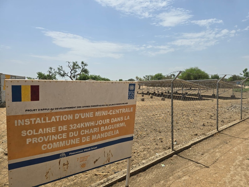 Tchad - Le Solaire illumine l'avenir de Mandelia : Plus de 4 500 personnes bénéficient d'une énergie propre grâce au PNUD Tchad - Le Solaire illumine l'avenir de Mandelia : Plus de 4 500 personnes bénéficient d'une énergie propre grâce au PNUD