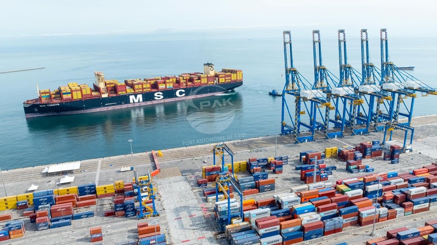 Cameroun : Le Port de Kribi accueille triomphalement le plus grand cargo mondial, ouvrant de nouvelles perspectives pour la sous-région