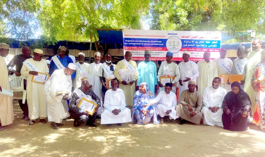 Tchad : Les Lauréats du Lycée "Génération Montante" honorent l'excellence et la dédication de leurs enseignants Tchad : Les Lauréats du Lycée "Génération Montante" honorent l'excellence et la dédication de leurs enseignants