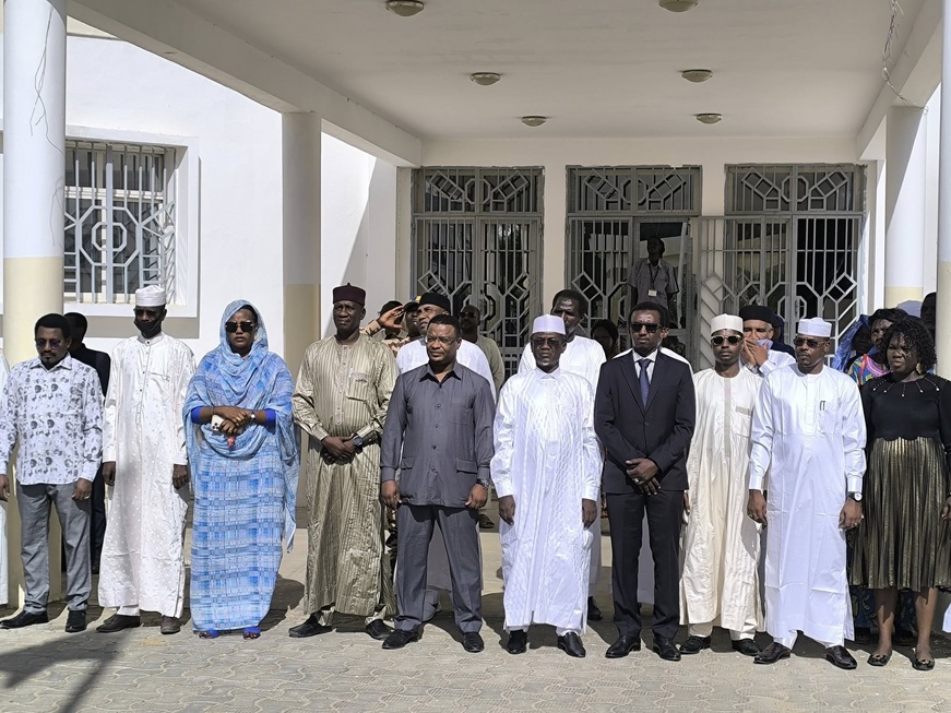 Tchad : Le Secrétaire Général du Ministère de l'Aménagement du Territoire préside la levée des ecouleurs Tchad : Le Secrétaire Général du Ministère de l'Aménagement du Territoire préside la levée des ecouleurs