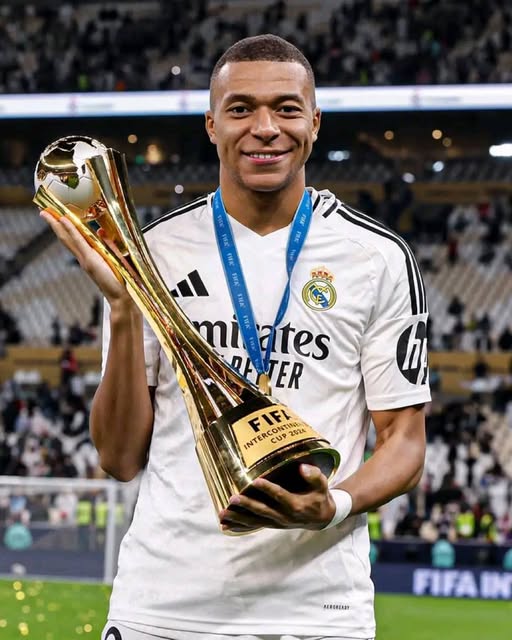 Football : Kylian Mbappé, maître du football français à l'étranger ! Football : Kylian Mbappé, maître du football français à l'étranger !