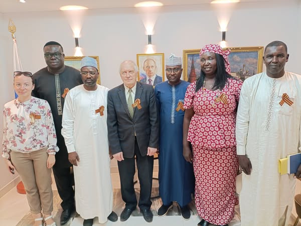 Tchad : L'Ambassadeur Russe accueille les félicitations de l'association pour la coopération socio-culturelle Tchad : L'Ambassadeur Russe accueille les félicitations de l'association pour la coopération socio-culturelle