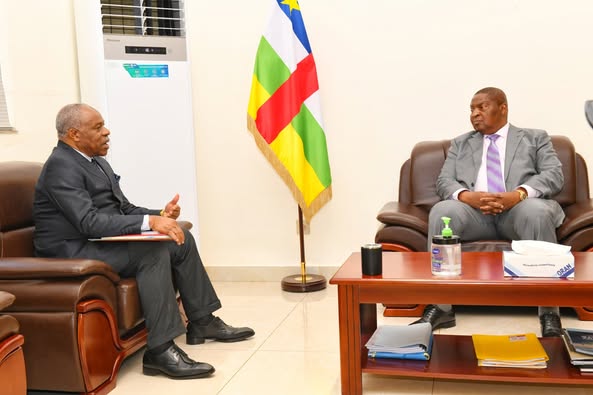 RCA/CEMAC : Le Président Touadéra reçoit le Président de la Commission de la CEMAC en préparation du Sommet de Bangui RCA/CEMAC : Le Président Touadéra reçoit le Président de la Commission de la CEMAC en préparation du Sommet de Bangui