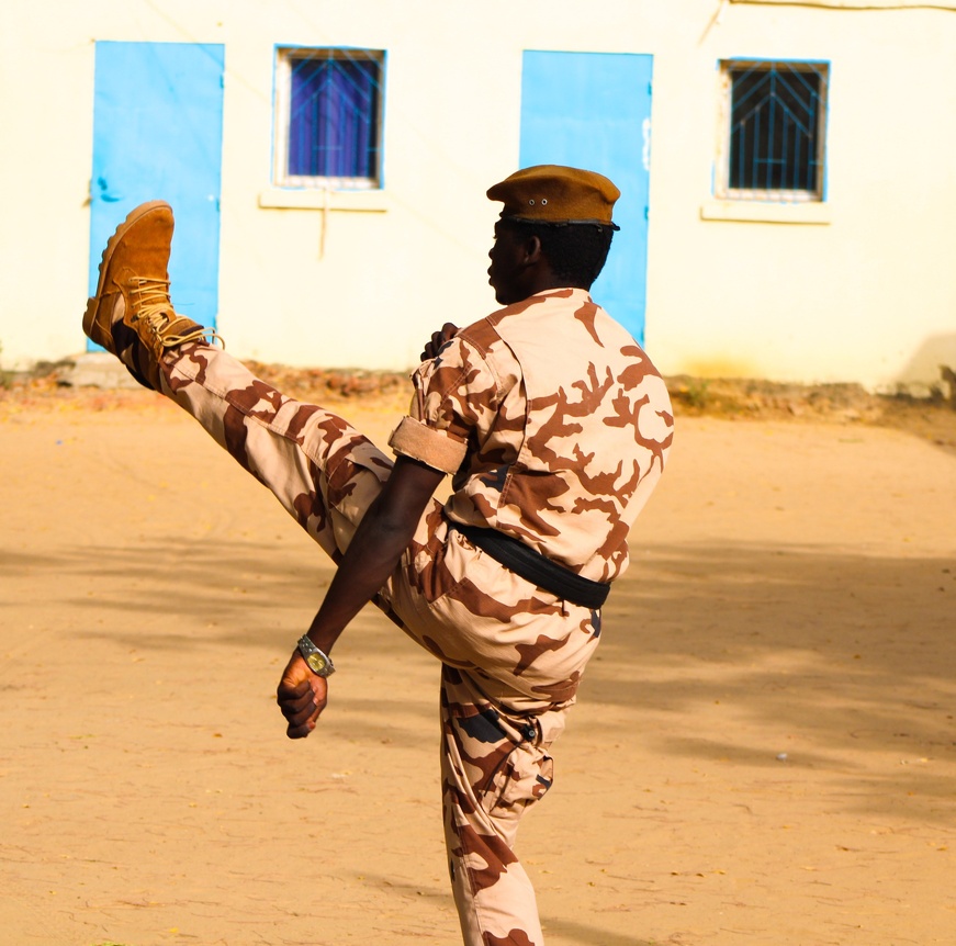 Tchad  : Les Agents du Ministère de l'Eau et de l'Énergie honorent la cérémonie de levée des couleurs Tchad  : Les Agents du Ministère de l'Eau et de l'Énergie honorent la cérémonie de levée des couleurs