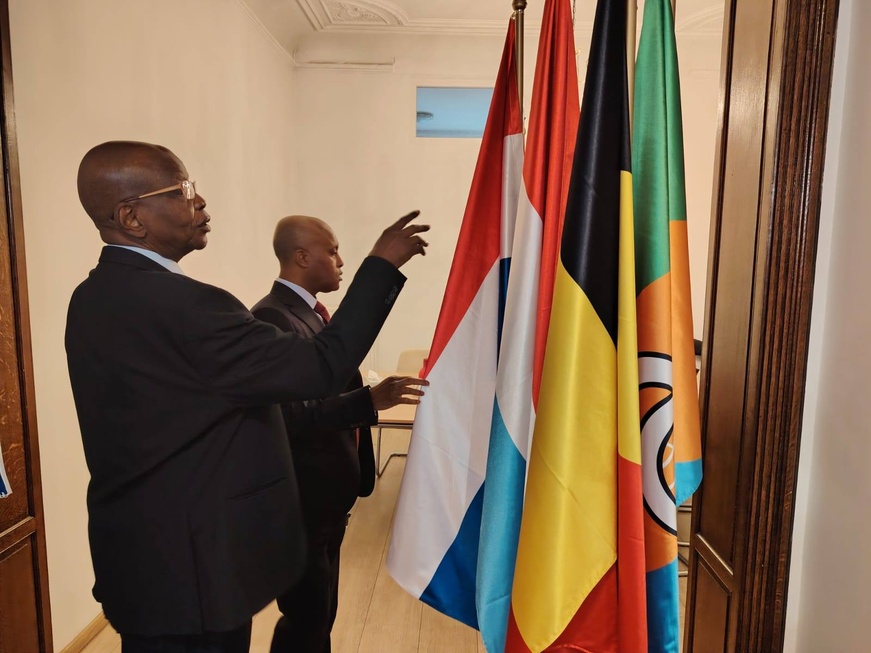 Tchad : Le Ministre d'État en charge des Affaires étrangères visite la chancellerie et la résidence de l'Ambassadeur à Bruxelles Tchad : Le Ministre d'État en charge des Affaires étrangères visite la chancellerie et la résidence de l'Ambassadeur à Bruxelles