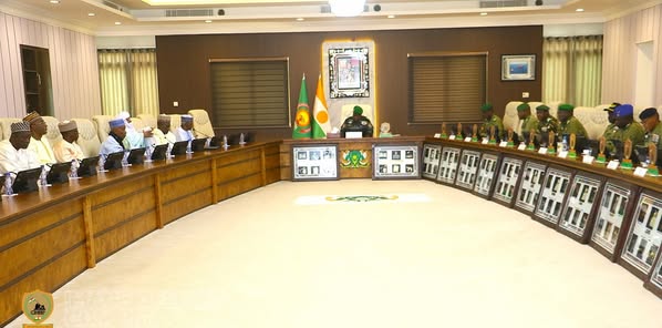 Niger : Le Président reçoit le Comité national pour l'hymne de l'AES Niger : Le Président reçoit le Comité national pour l'hymne de l'AES