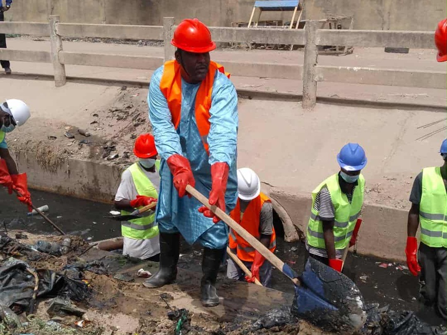 Tchad : lutte contre les inondations, lancement du curage du caniveau de Chari-Mongo à N'Djamena