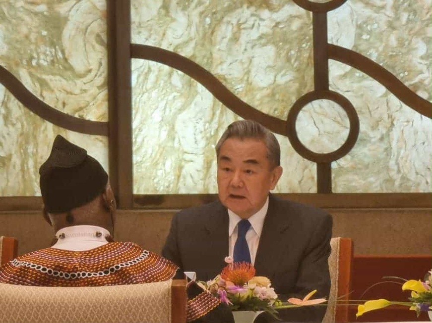 Chine : le ministre des étrangères rencontre les diplomates africains pour célébrer la Journée de l'Afrique Chine : le ministre des étrangères rencontre les diplomates africains pour célébrer la Journée de l'Afrique