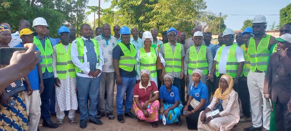 Tchad : La Mairie de Moundou lance une vaste opération de curage des caniveaux Tchad : La Mairie de Moundou lance une vaste opération de curage des caniveaux