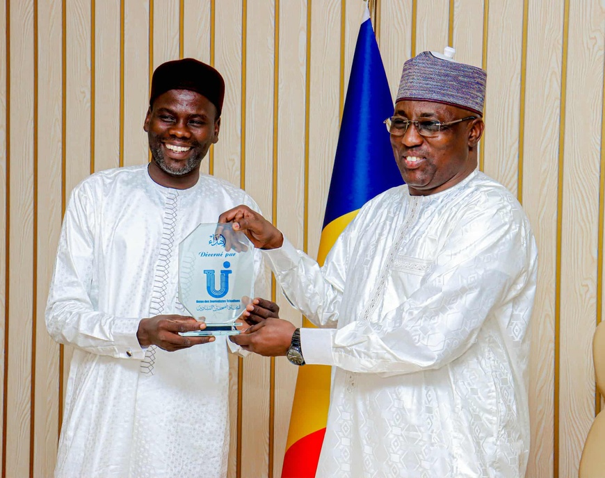 Tchad : l’UJT remet une attestation honorifique au président de l’Assemblée nationale Tchad : l’UJT remet une attestation honorifique au président de l’Assemblée nationale