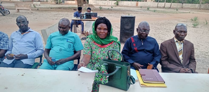Tchad : Le Lycée d'Enseignement Général n°1 de Kélo honore ses doyens retraités Tchad : Le Lycée d'Enseignement Général n°1 de Kélo honore ses doyens retraités