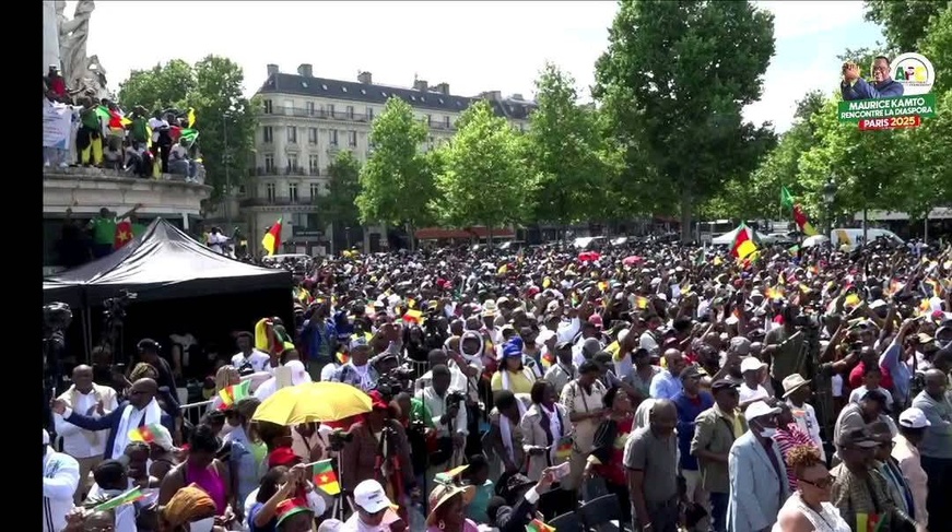 Présidentielle au Cameroun : Maurice Kamto mobilise la diaspora à Paris, le RDPC dénonce un "meeting minable" Présidentielle au Cameroun : Maurice Kamto mobilise la diaspora à Paris, le RDPC dénonce un "meeting minable"