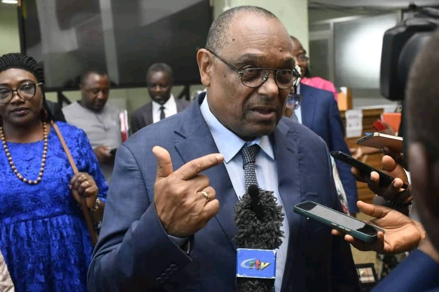 Présidentielle au Cameroun : Maurice Kamto mobilise la diaspora à Paris, le RDPC dénonce un "meeting minable" Présidentielle au Cameroun : Maurice Kamto mobilise la diaspora à Paris, le RDPC dénonce un "meeting minable"