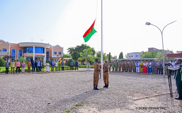 Burkina Faso : Le Premier ministre exhorte le personnel de la Primature à l'engagement et à la discipline Burkina Faso : Le Premier ministre exhorte le personnel de la Primature à l'engagement et à la discipline