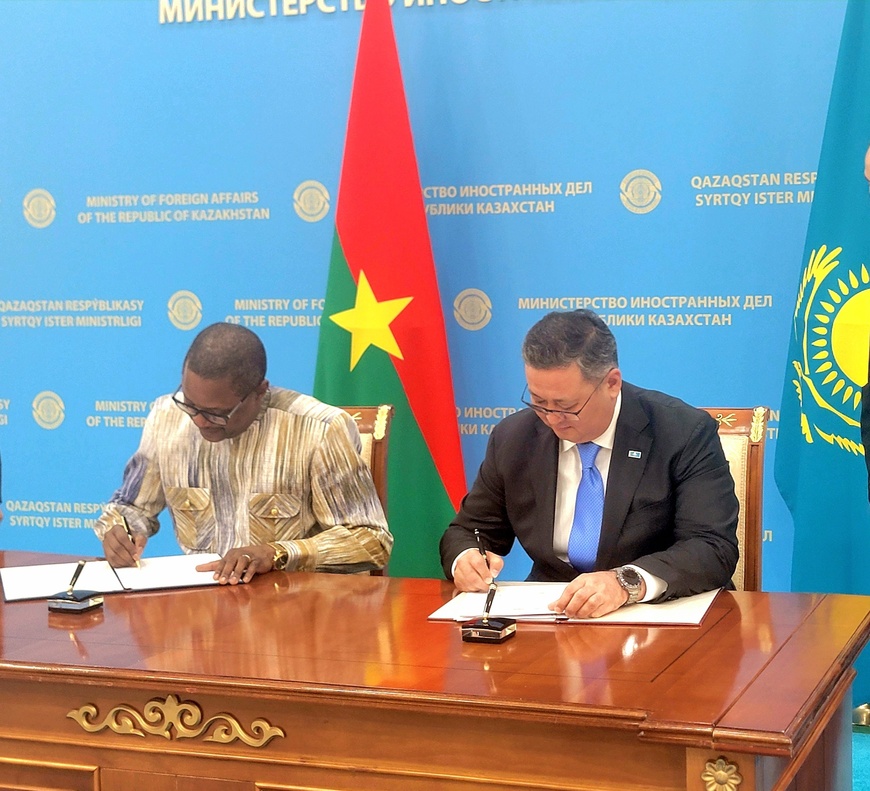 Burkina Faso-République du Kazakhstan : un mémorandum d’entente signé Burkina Faso-République du Kazakhstan : un mémorandum d’entente signé