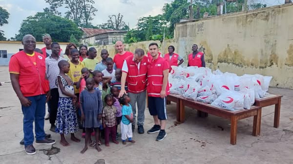 Cameroun : Le Croissant-Rouge Turc et la Croix-Rouge Camerounaise offrent des dons pour la Tabaski Cameroun : Le Croissant-Rouge Turc et la Croix-Rouge Camerounaise offrent des dons pour la Tabaski