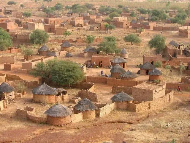 Tchad : le marché d’Arougna (Ouaddaï) ciblé par une attaque armée, les autorités sur le terrain Tchad : le marché d’Arougna (Ouaddaï) ciblé par une attaque armée, les autorités sur le terrain
